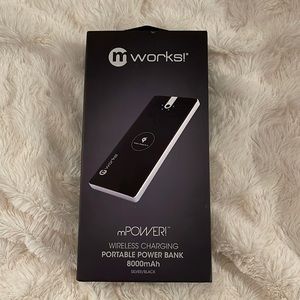 mworks! mPOWER! Wireless Charging Portable Bank 8000mAh Silver/Black